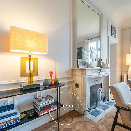 Luxury Eiffel Elegance 4br By Airsuite 아파트 *
